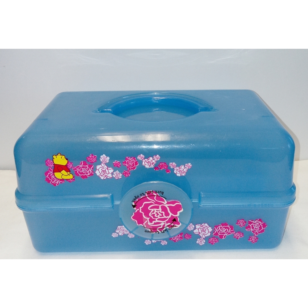 WINNIE THE POOH MAKEUP ORGANIZER